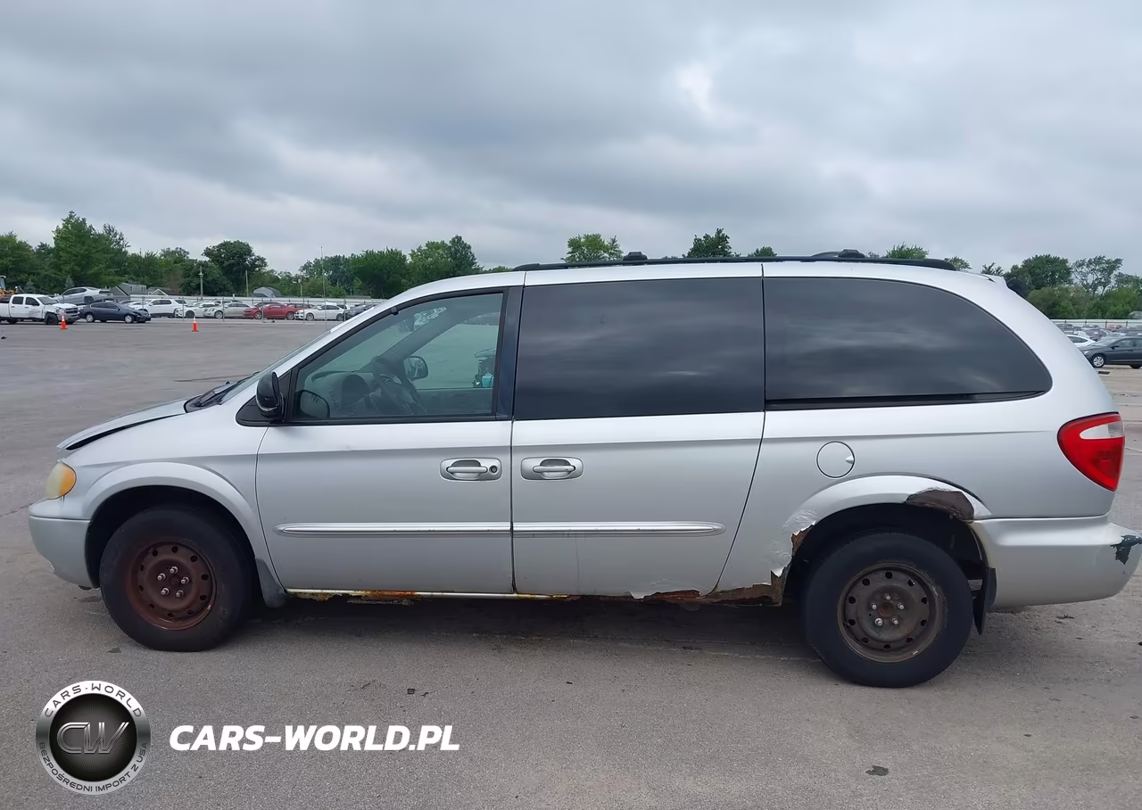 2003 Chrysler Town & Country VIN:2C4GP24363R242120 - 14