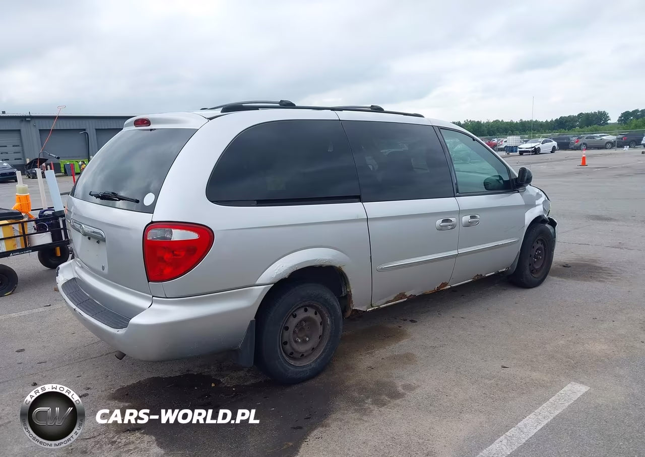 2003 Chrysler Town & Country VIN:2C4GP24363R242120 - 4