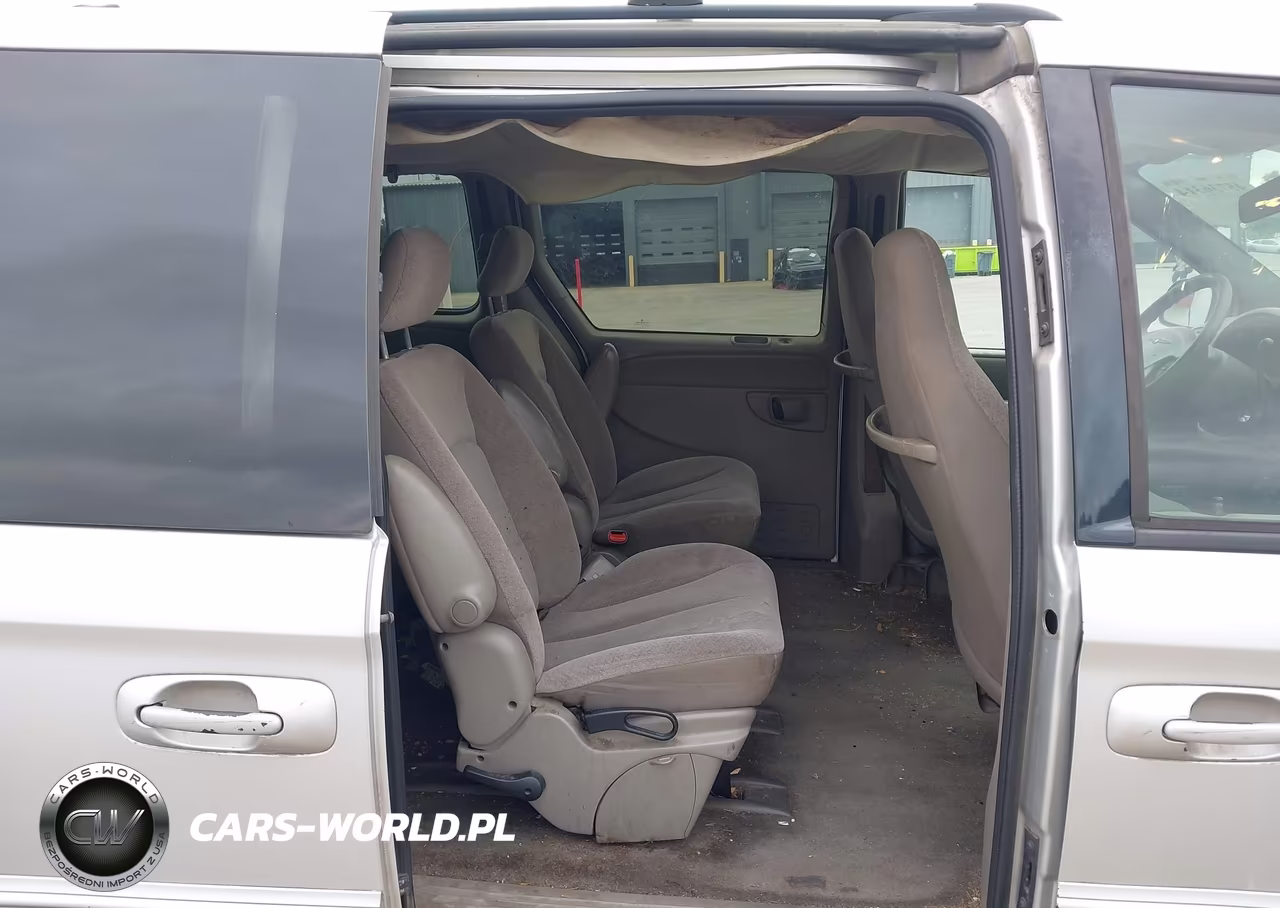 2003 Chrysler Town & Country VIN:2C4GP24363R242120 - 8