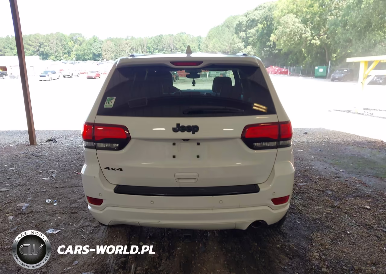 2018 Jeep Grand Cherokee Altitude 4X4 VIN:1C4RJFAG1JC189440 - 16