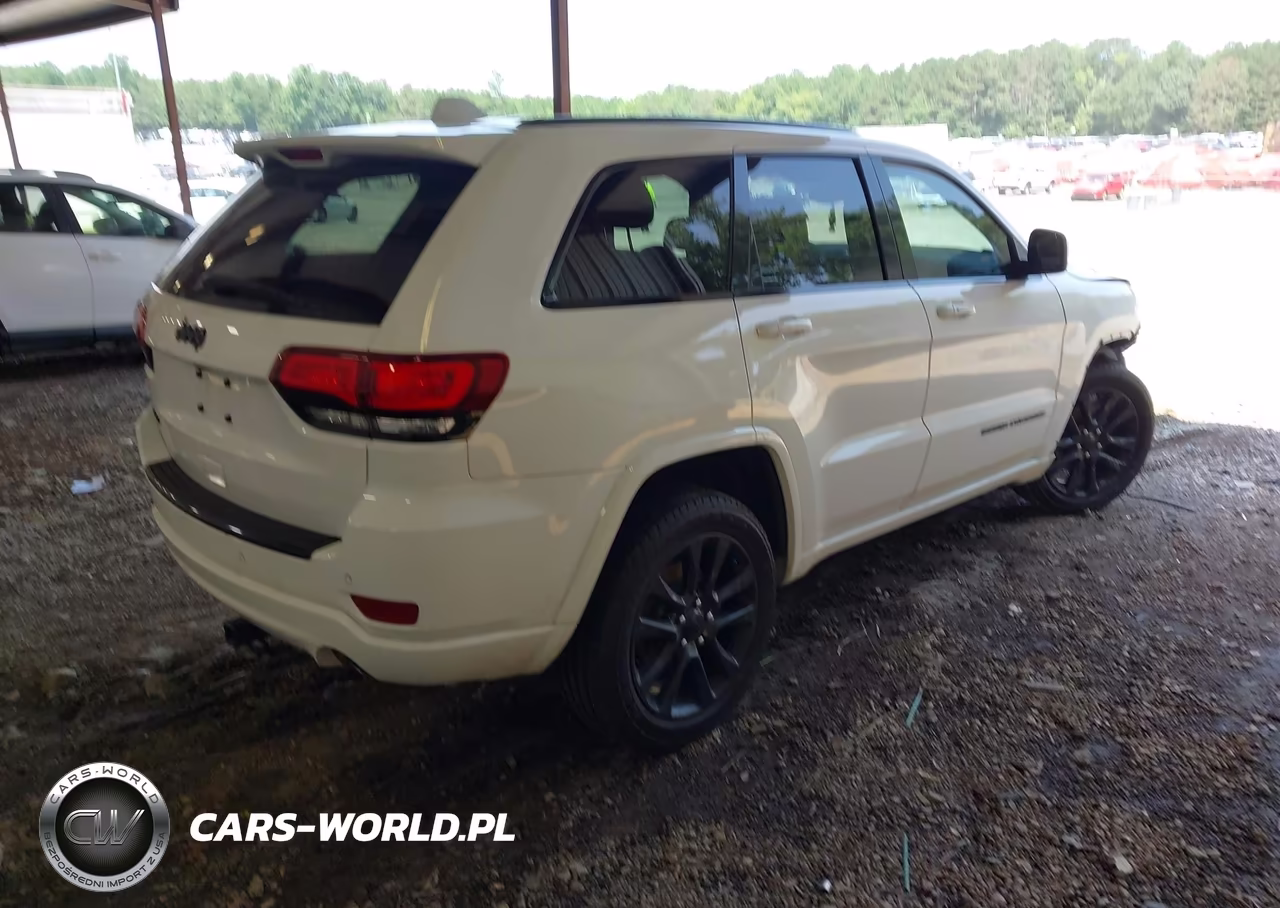 2018 Jeep Grand Cherokee Altitude 4X4 VIN:1C4RJFAG1JC189440 - 4