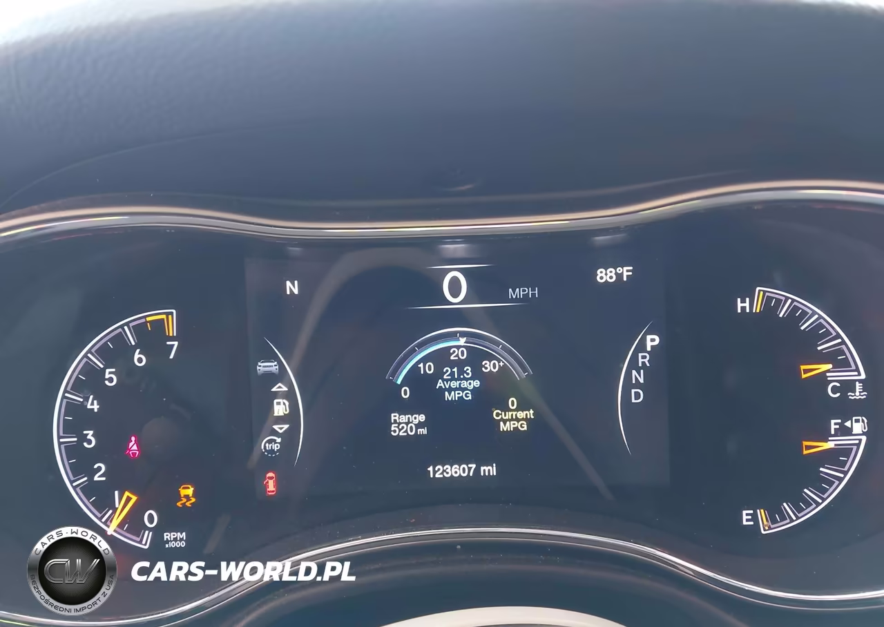 2018 Jeep Grand Cherokee Altitude 4X4 VIN:1C4RJFAG1JC189440 - 7