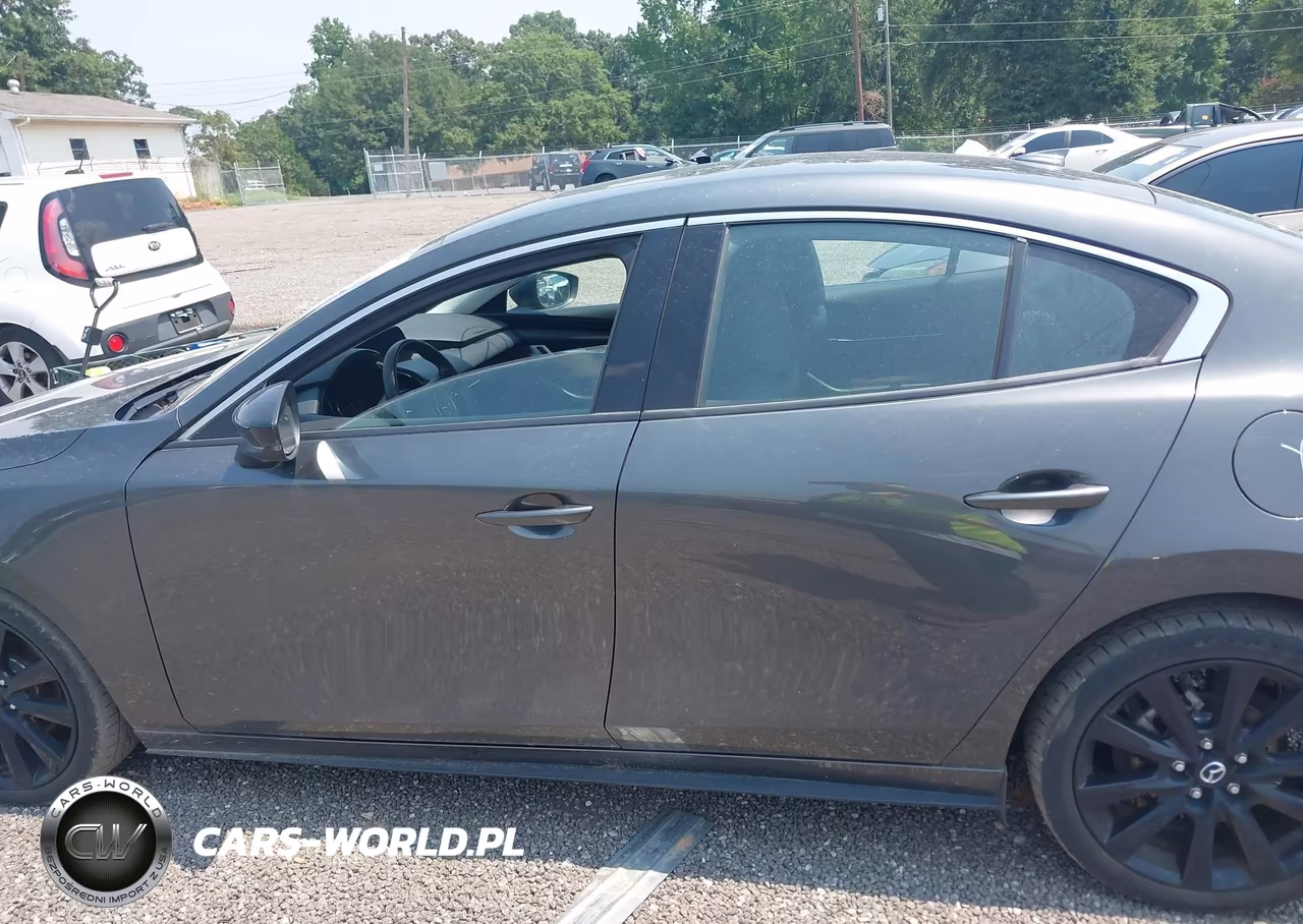 2022 Mazda Mazda3 Premium Plus VIN:3MZBPBEYXNM302458 - 14