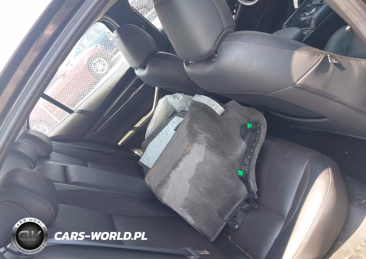 2022 Mazda Mazda3 Premium Plus VIN:3MZBPBEYXNM302458 - 8
