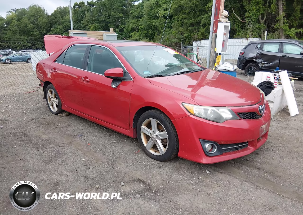 2013 Toyota Camry Se – zdjęcie 1 z 17