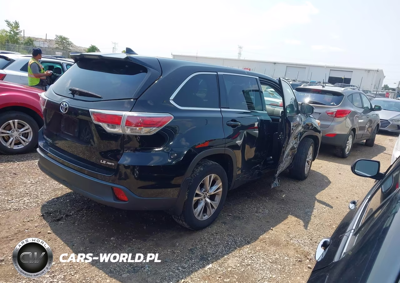 2016 Toyota Highlander Le Plus V6 VIN:5TDBKRFH0GS328840 - 4