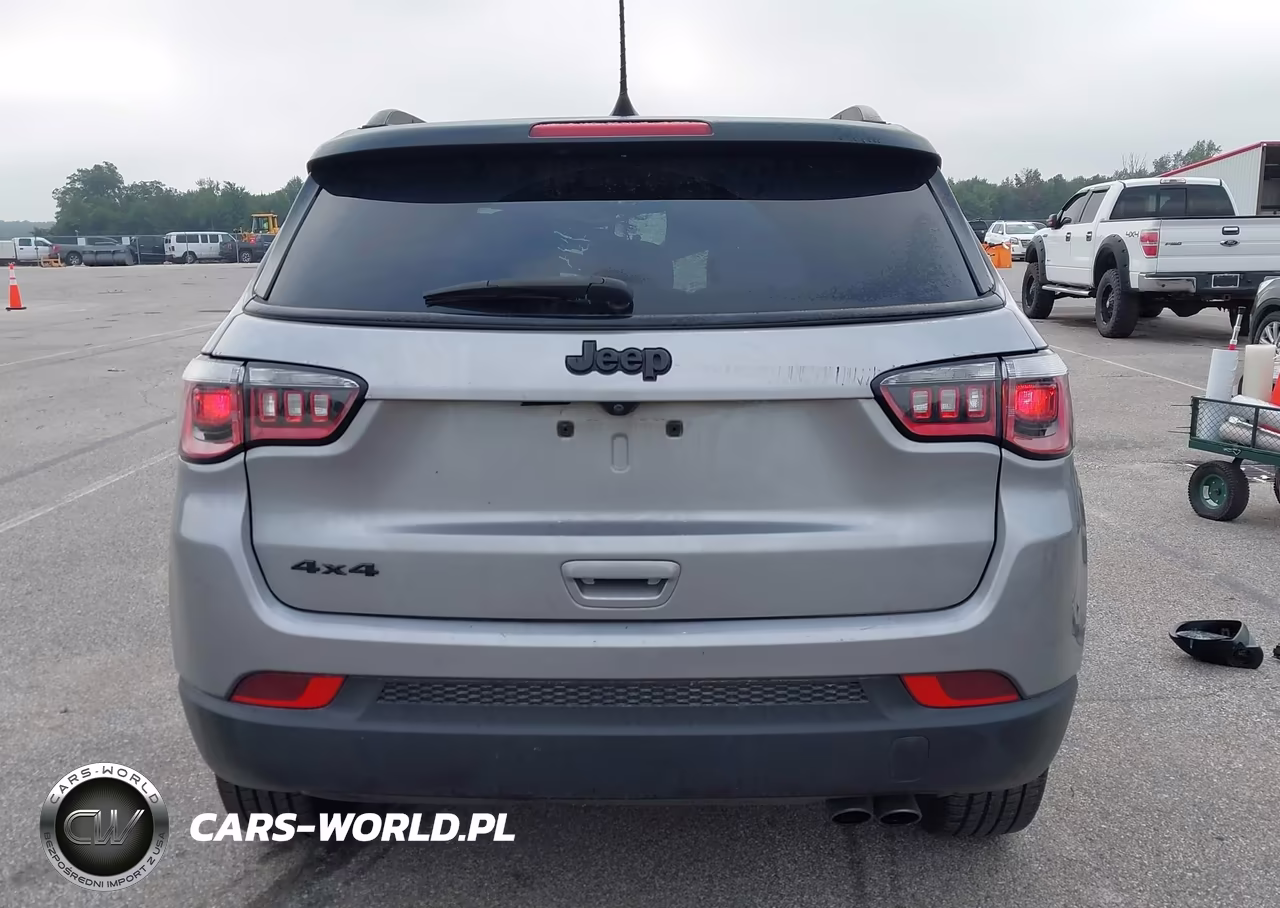 2018 Jeep Compass Altitude 4X4 VIN:3C4NJDBB7JT433098 - 17