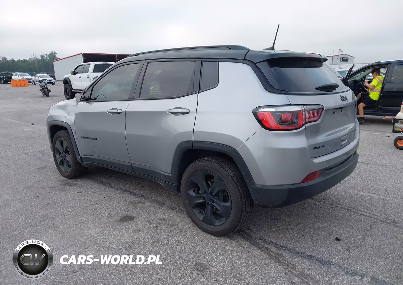 2018 Jeep Compass Altitude 4X4 VIN:3C4NJDBB7JT433098 - 3