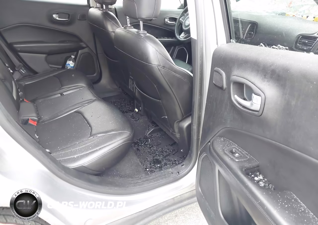 2018 Jeep Compass Altitude 4X4 VIN:3C4NJDBB7JT433098 - 8