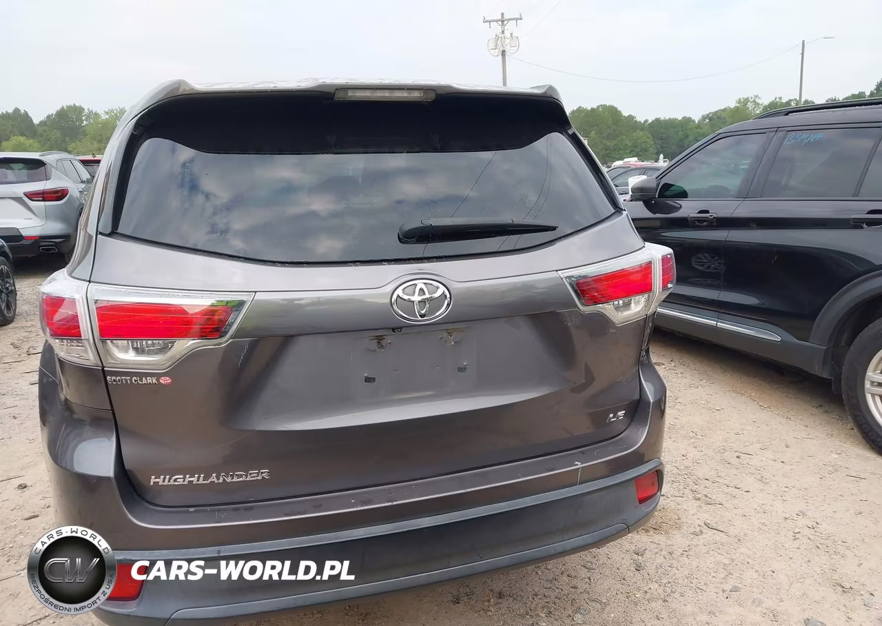 2015 Toyota Highlander Le V6 VIN:5TDZKRFH1FS054173 - 16