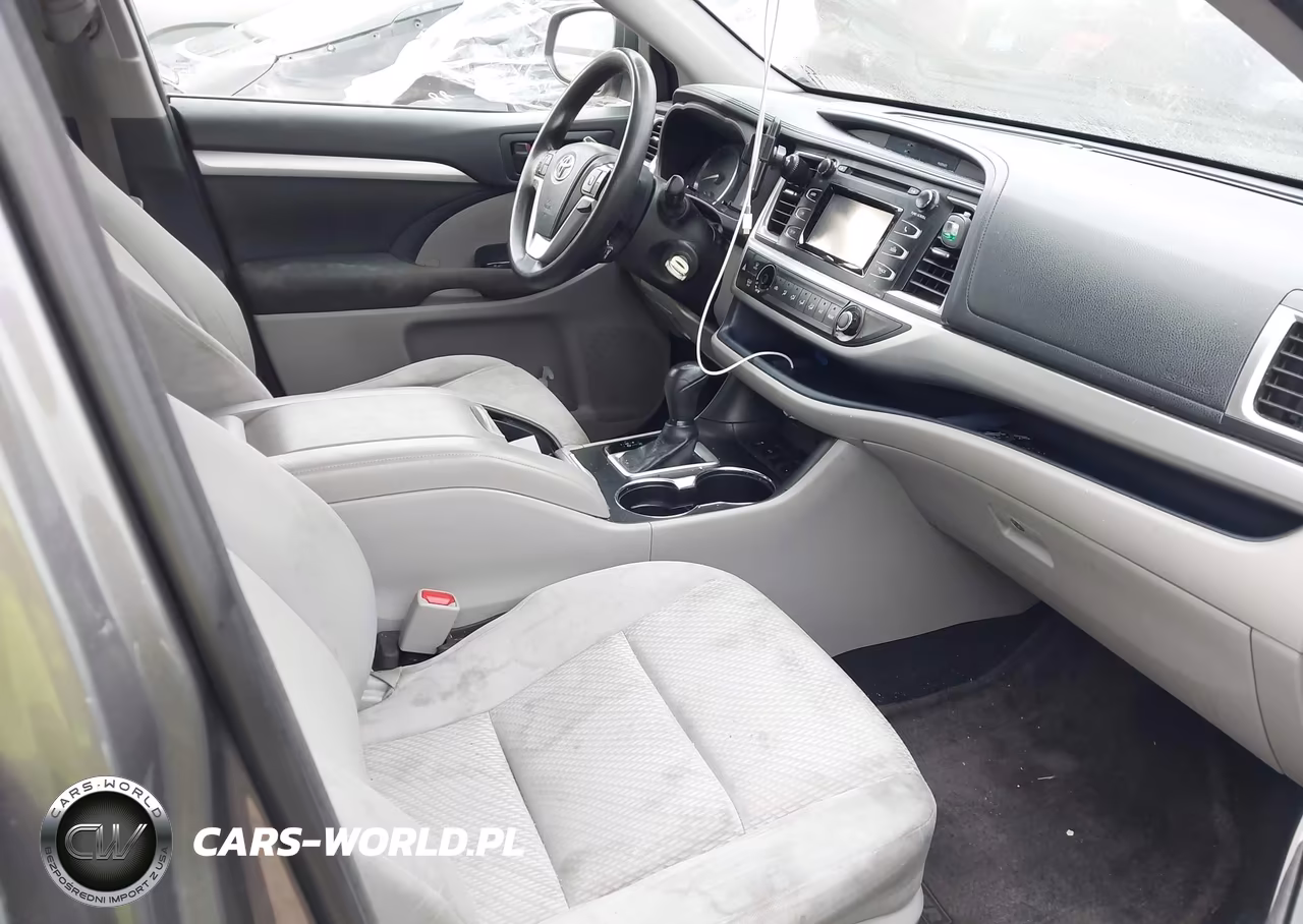 2015 Toyota Highlander Le V6 VIN:5TDZKRFH1FS054173 - 5