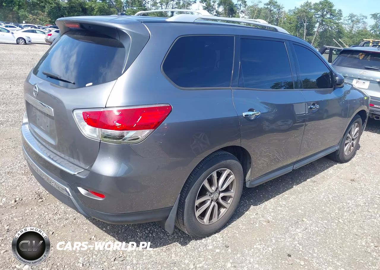 2015 Nissan Pathfinder S VIN:5N1AR2MN2FC676612 - 4