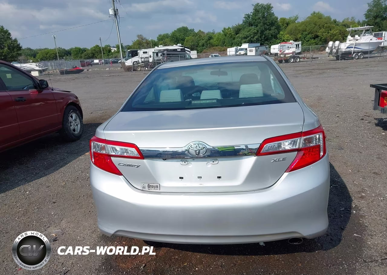 2014 Toyota Camry Xle VIN:4T4BF1FK5ER374840 - 17