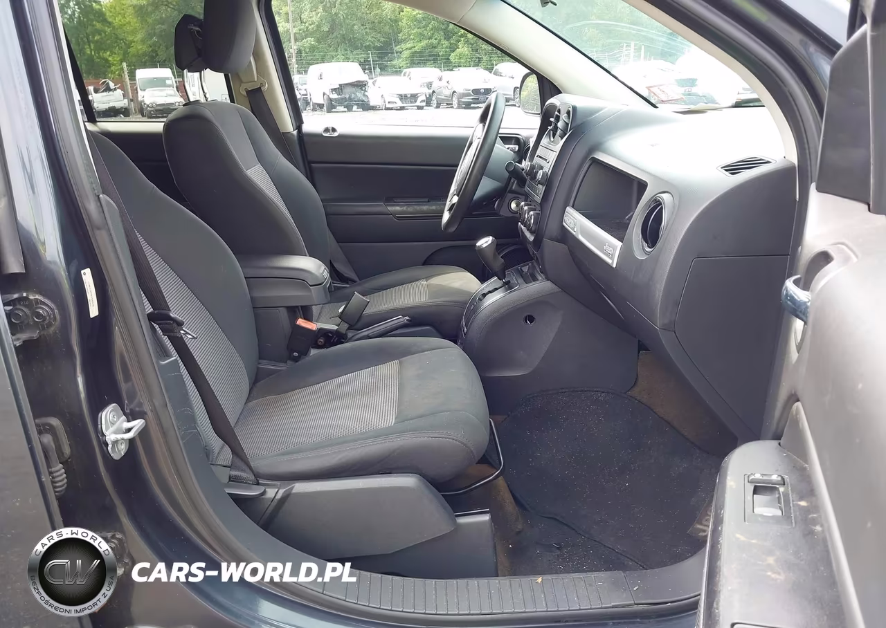 2014 Jeep Compass Sport VIN:1C4NJCBB9ED582635 - 5