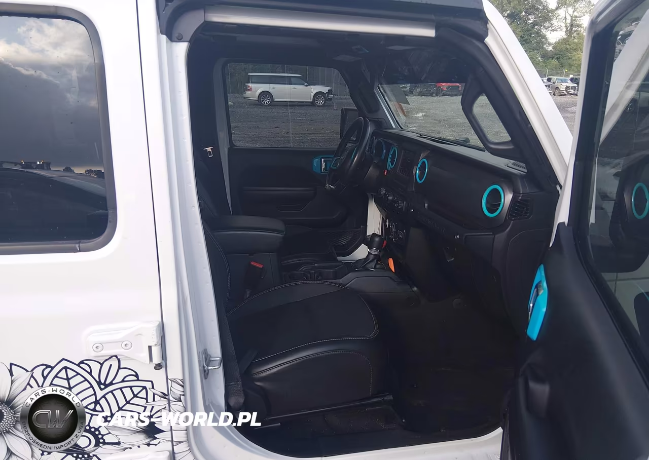 2021 Jeep Wrangler Unlimited Freedom 4X4 VIN:1C4HJXDN0MW637729 - 5