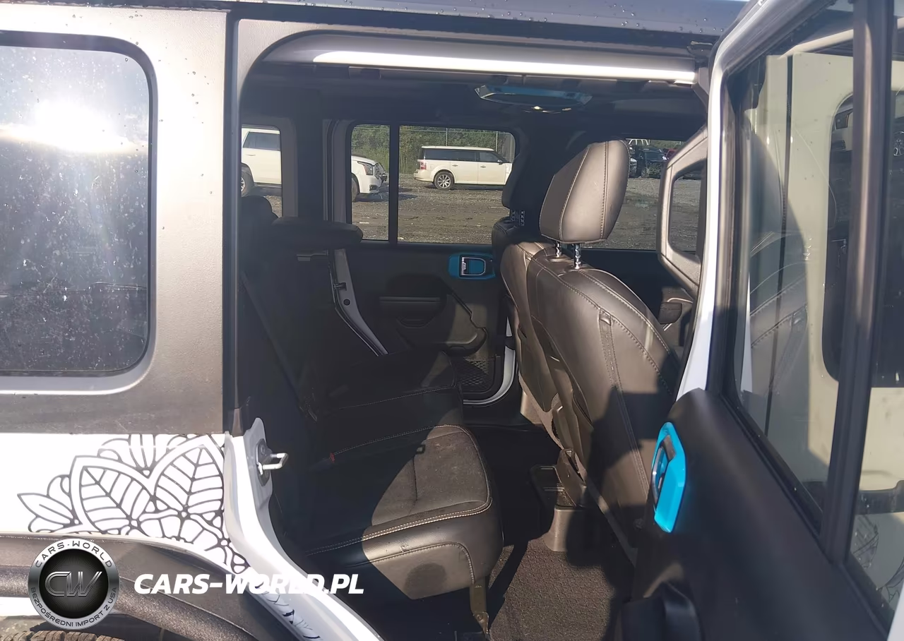 2021 Jeep Wrangler Unlimited Freedom 4X4 VIN:1C4HJXDN0MW637729 - 8