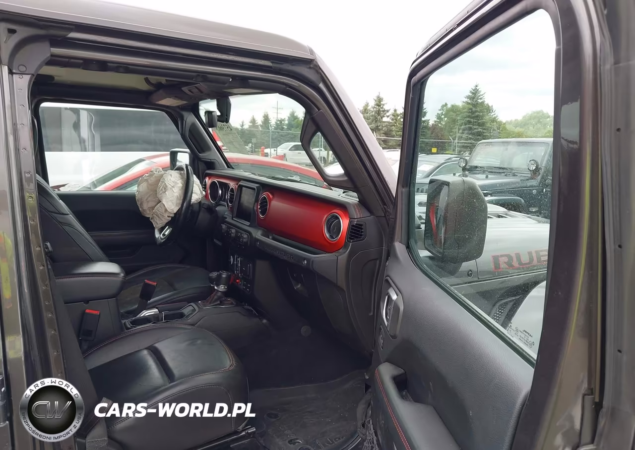 2018 Jeep Wrangler Unlimited Rubicon 4X4 VIN:1C4HJXFN5JW331604 - 5