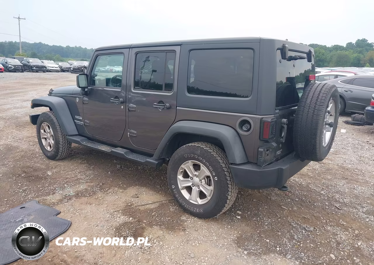 2014 Jeep Wrangler Unlimited Sport VIN:1C4BJWDG7EL297600 - 3