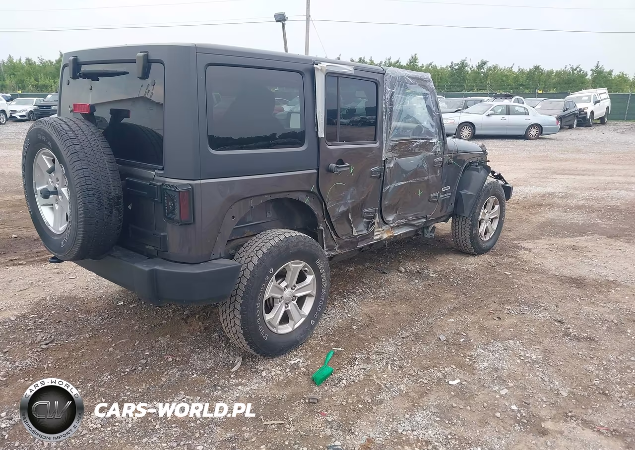 2014 Jeep Wrangler Unlimited Sport VIN:1C4BJWDG7EL297600 - 4