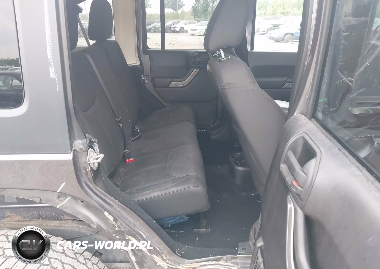 2014 Jeep Wrangler Unlimited Sport VIN:1C4BJWDG7EL297600 - 8