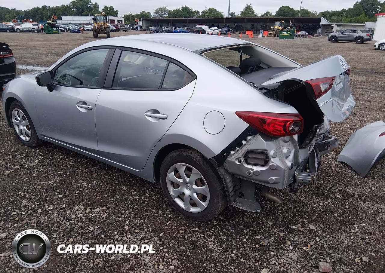 2018 Mazda Mazda3 Sport VIN:3MZBN1U76JM190941 - 3