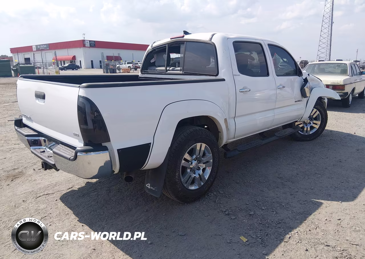 2013 Toyota Tacoma Base V6 VIN:5TFLU4EN6DX082004 - 4