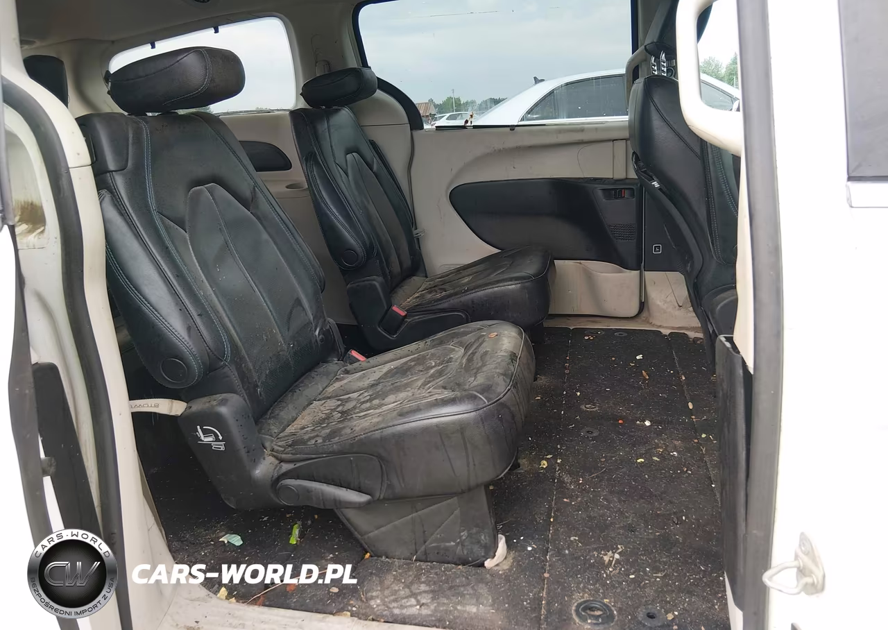2021 Chrysler Pacifica Touring L VIN:2C4RC1BG8MR598381 - 8