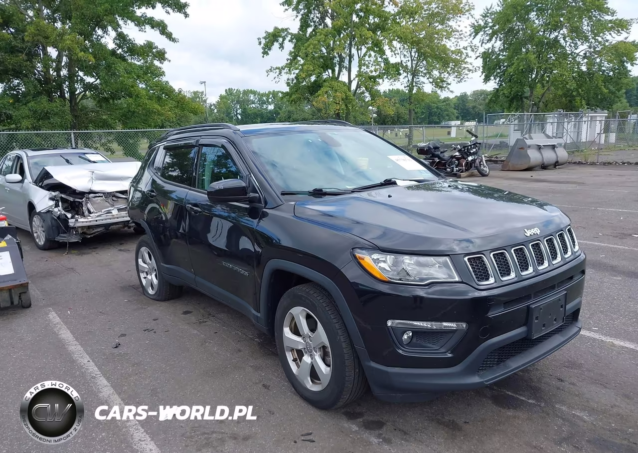 2018 Jeep Compass Latitude 4X4 – zdjęcie 1 z 16
