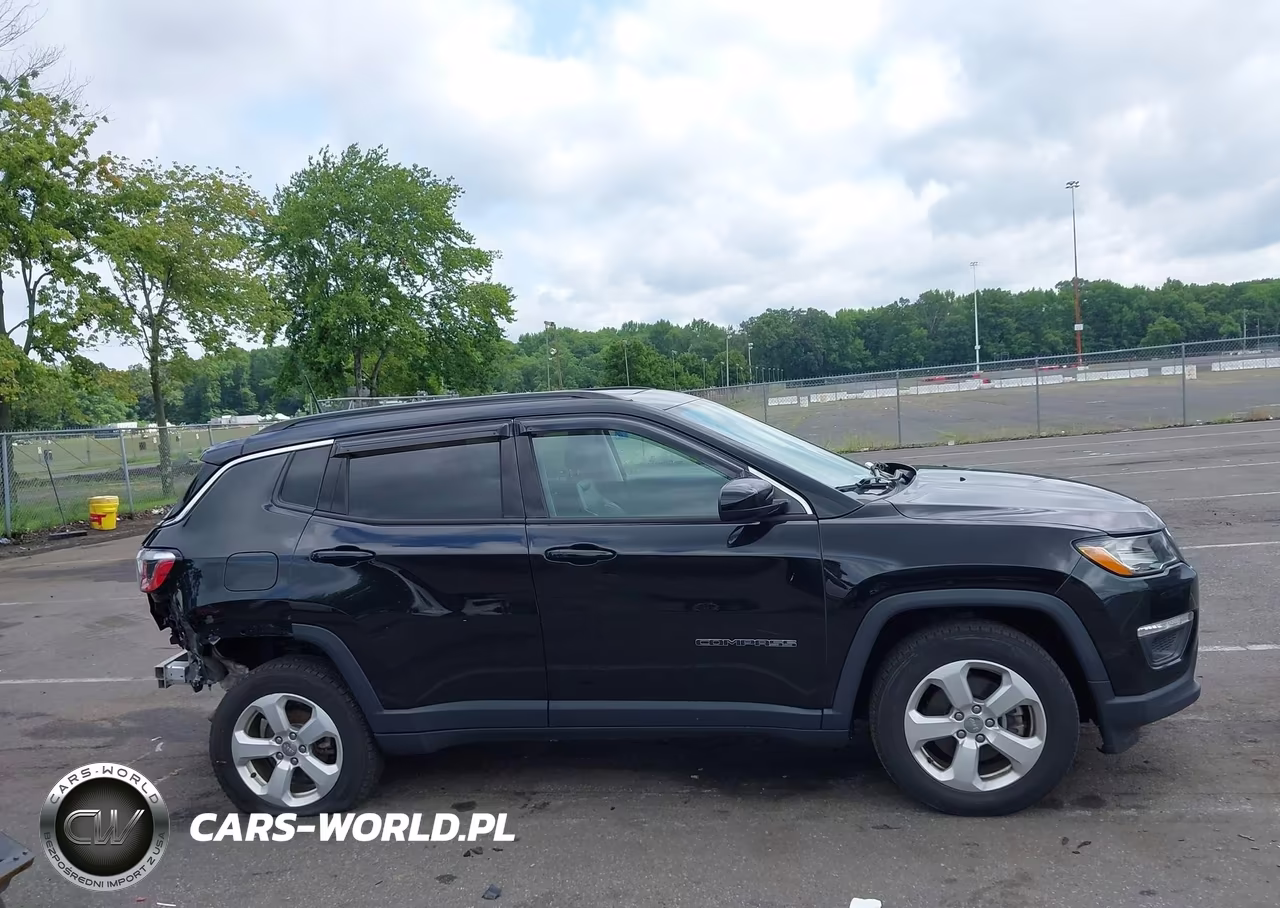2018 Jeep Compass Latitude 4X4 VIN:3C4NJDBB0JT492381 - 13