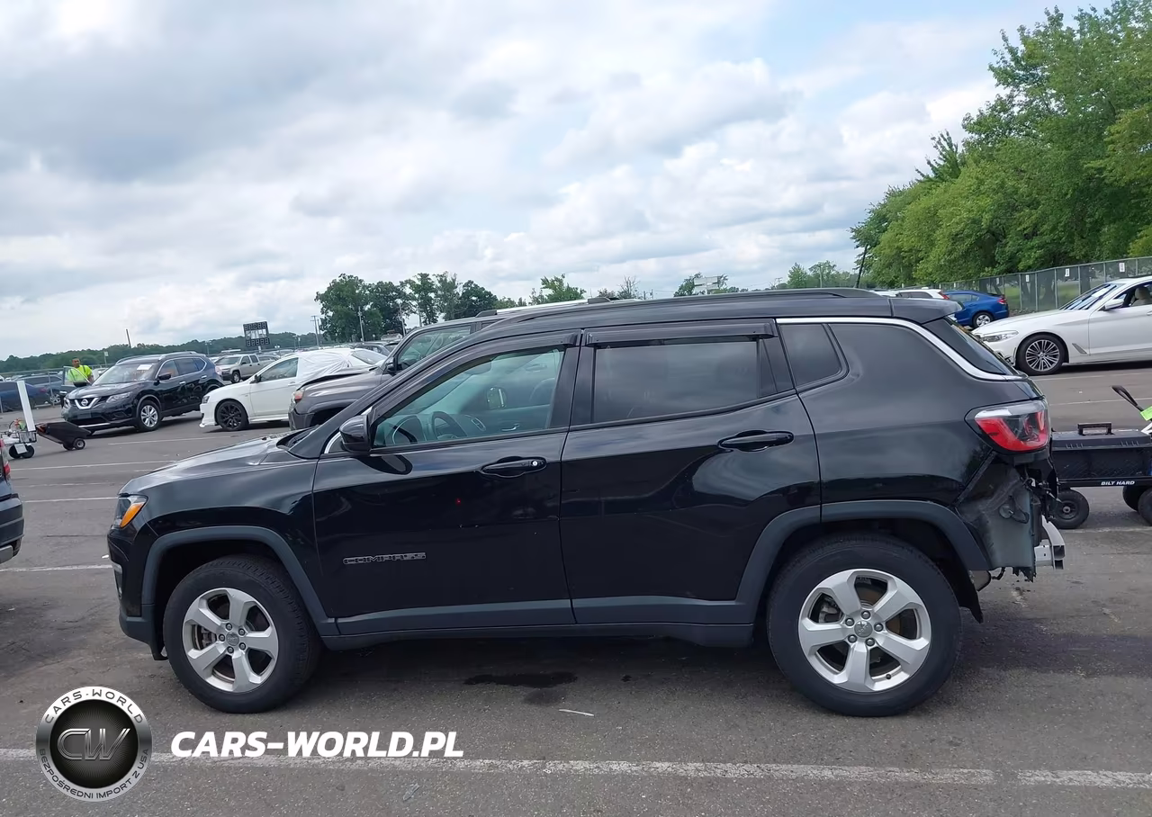 2018 Jeep Compass Latitude 4X4 VIN:3C4NJDBB0JT492381 - 14