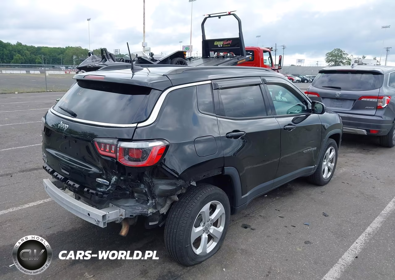 2018 Jeep Compass Latitude 4X4 VIN:3C4NJDBB0JT492381 - 4