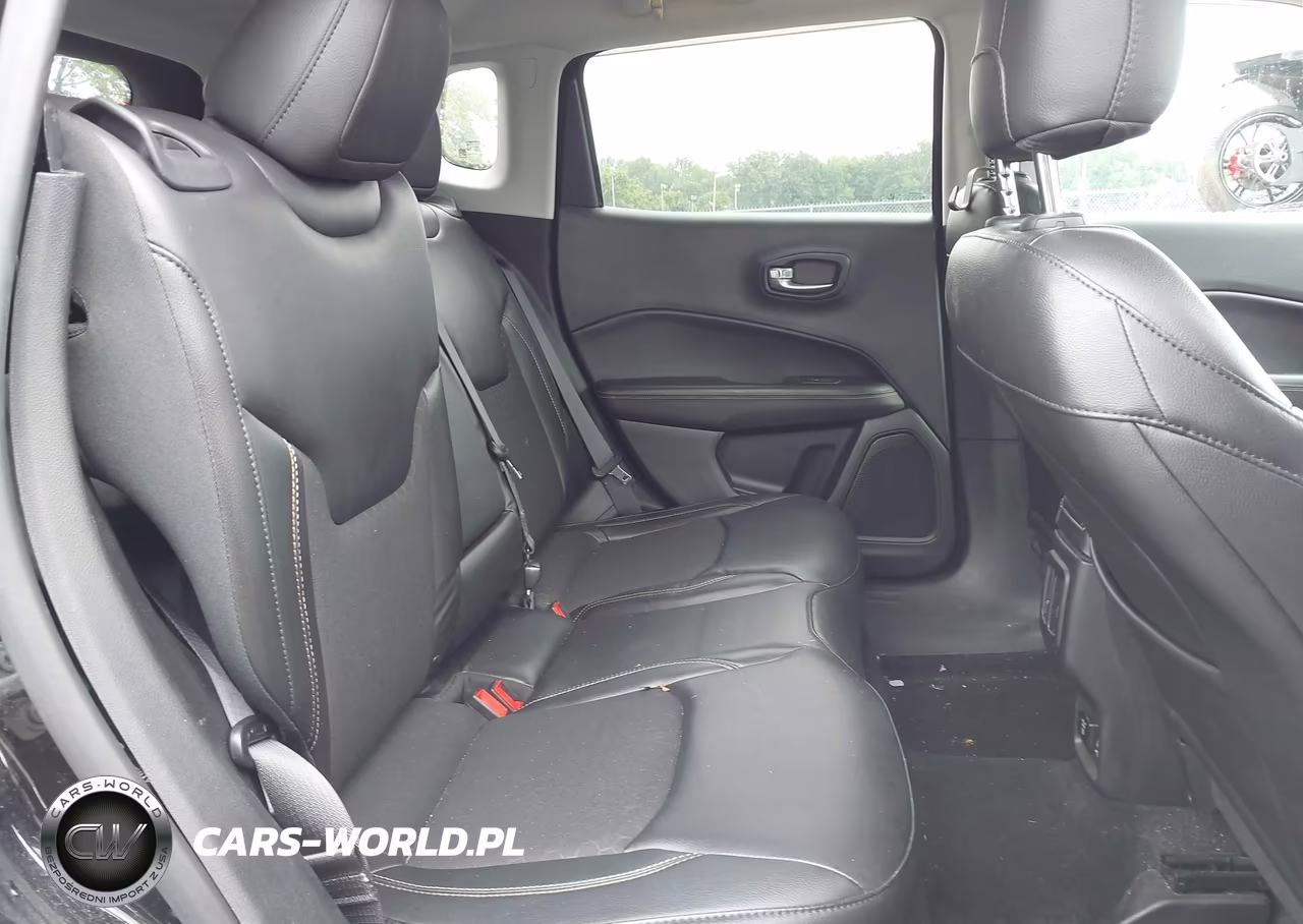 2018 Jeep Compass Latitude 4X4 VIN:3C4NJDBB0JT492381 - 8