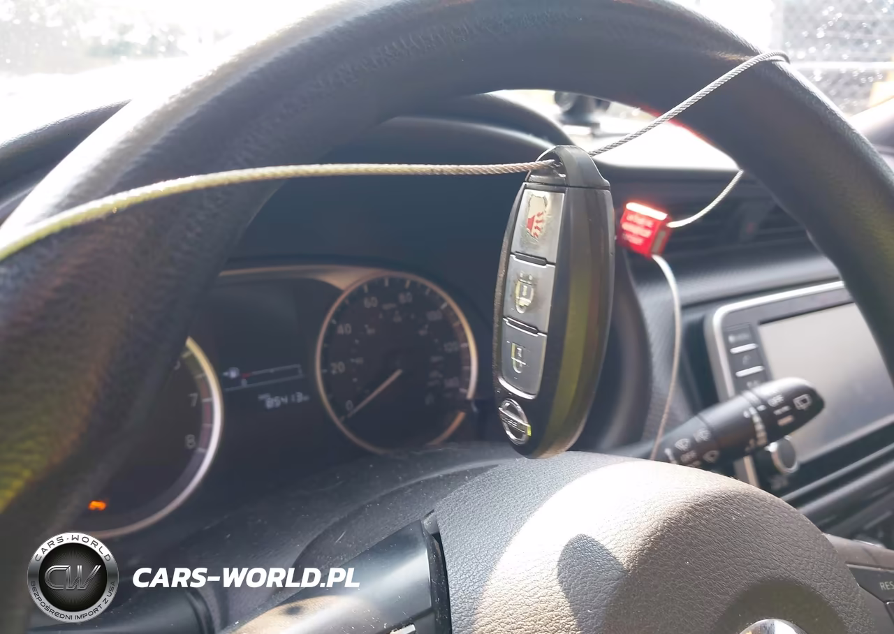 2018 Nissan Kicks S VIN:3N1CP5CU3JL538848 - 11