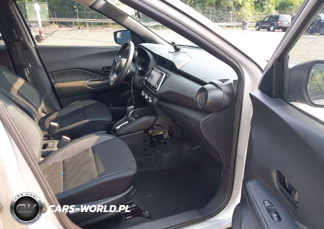 2018 Nissan Kicks S VIN:3N1CP5CU3JL538848 - 5