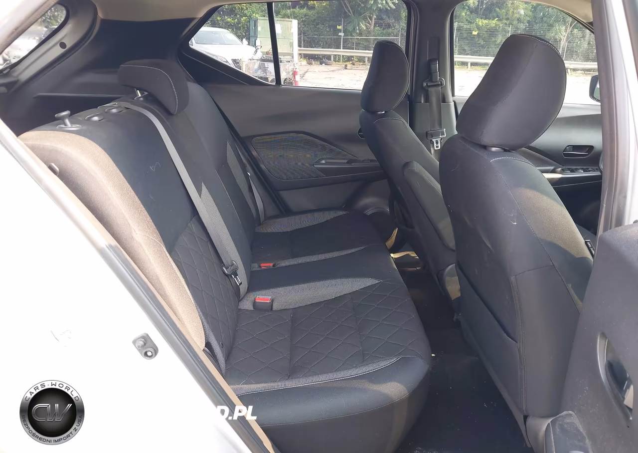 2018 Nissan Kicks S VIN:3N1CP5CU3JL538848 - 8