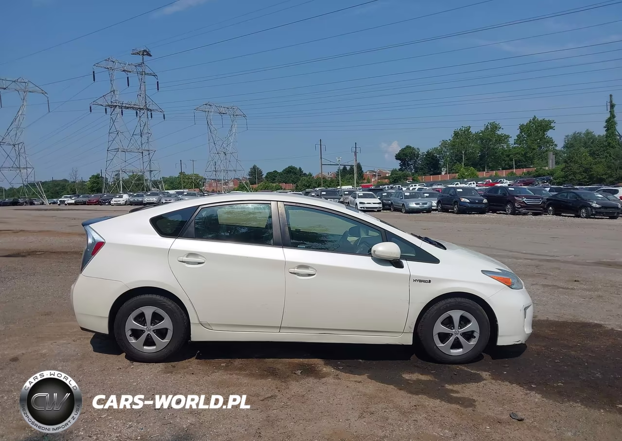 2012 Toyota Prius Two VIN:JTDKN3DUXC5400177 - 13