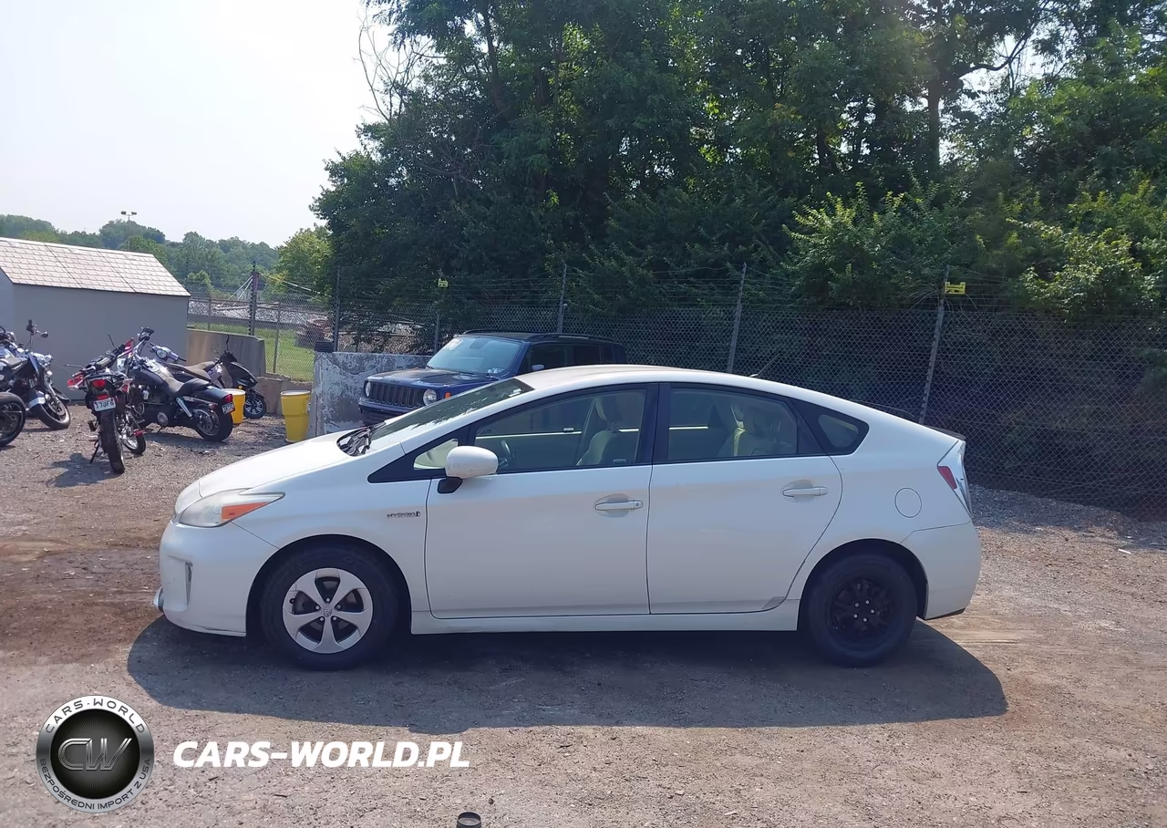 2012 Toyota Prius Two VIN:JTDKN3DUXC5400177 - 14