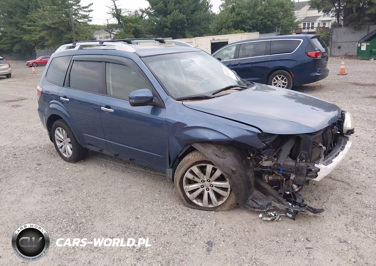 2013 Subaru Forester 2.5X Touring – zdjęcie 1 z 16