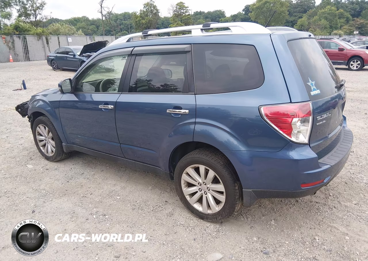 2013 Subaru Forester 2.5X Touring VIN:JF2SHAGC0DH416548 - 3
