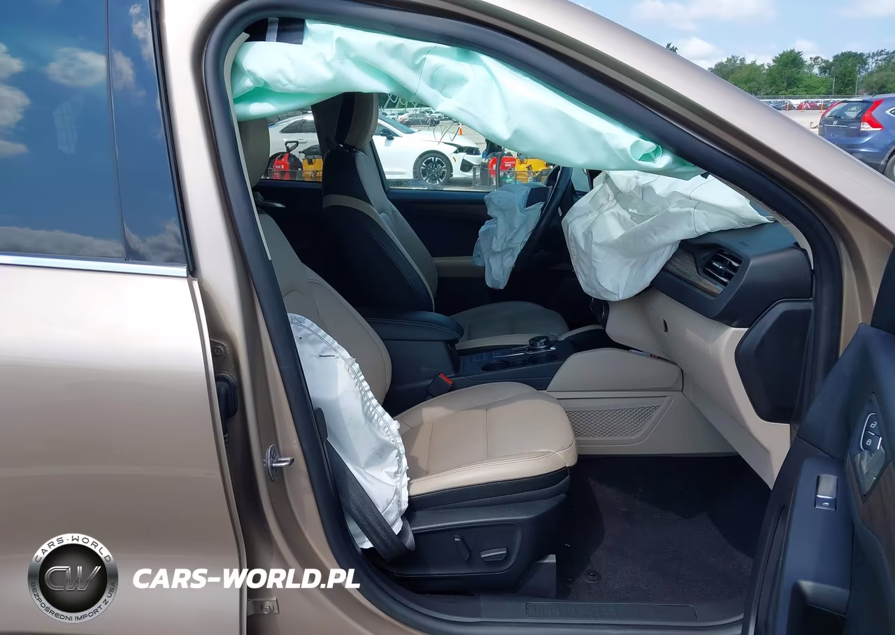 2020 Ford Escape Titanium Hybrid VIN:1FMCU0DZ6LUA71321 - 5