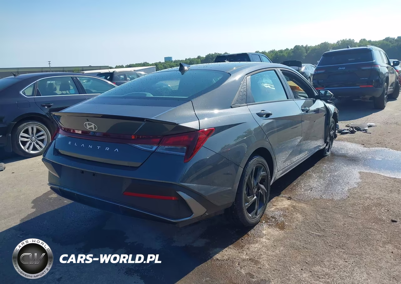 2026 Hyundai Elantra Sel Sport VIN:KMHLM4DG5TU102225 - 4