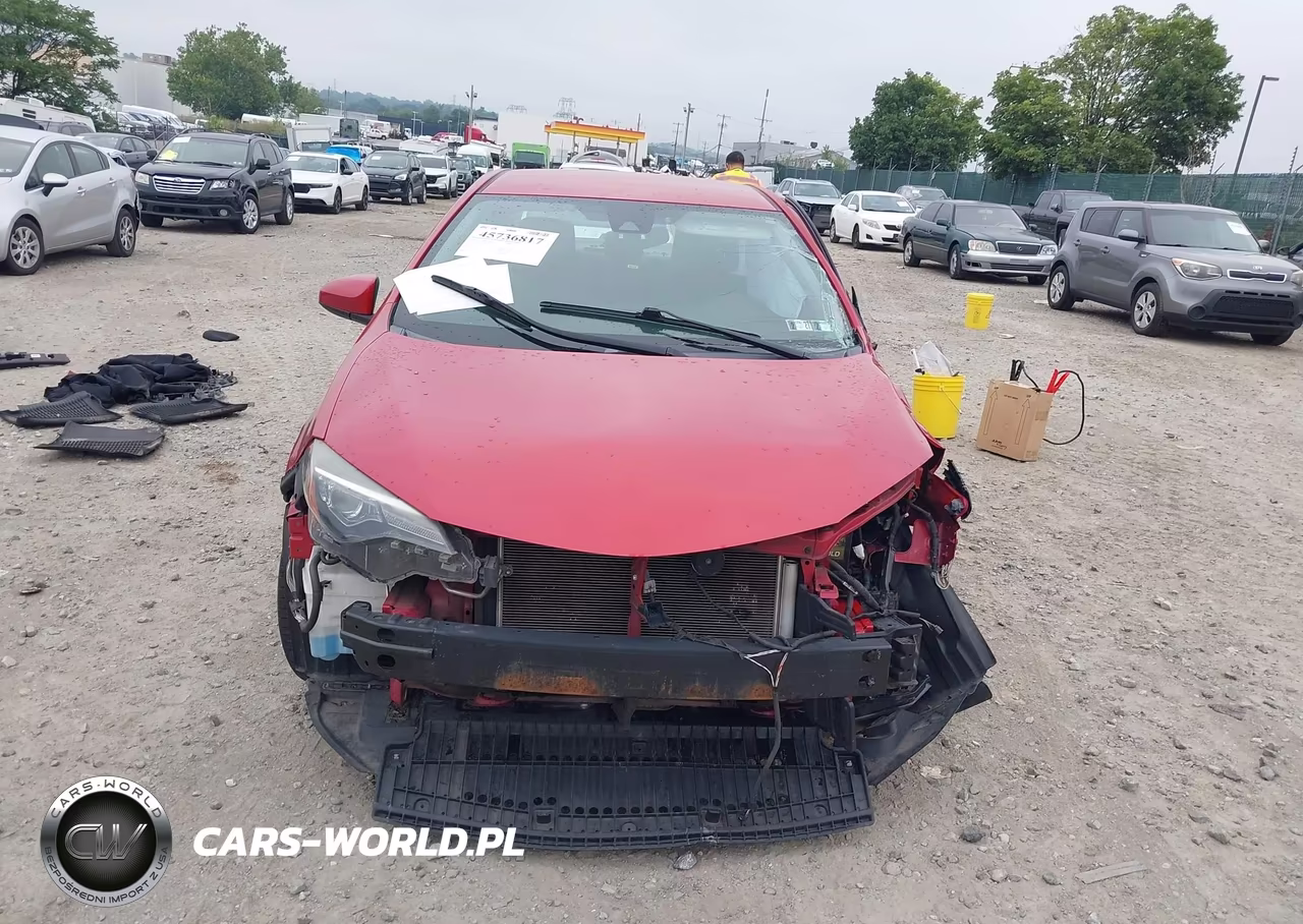 2018 Toyota Corolla Le VIN:2T1BURHE4JC964125 - 12