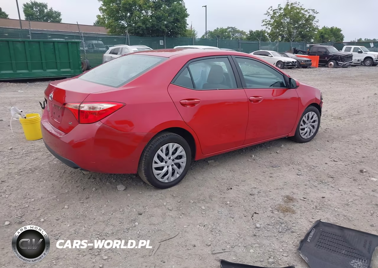 2018 Toyota Corolla Le VIN:2T1BURHE4JC964125 - 4