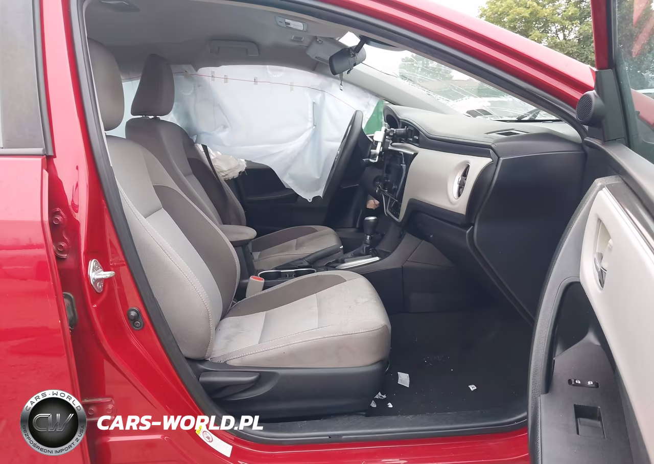 2018 Toyota Corolla Le VIN:2T1BURHE4JC964125 - 5