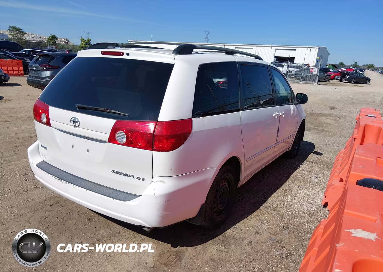 2004 Toyota Sienna Le VIN:5TDZA23C74S066411 - 4