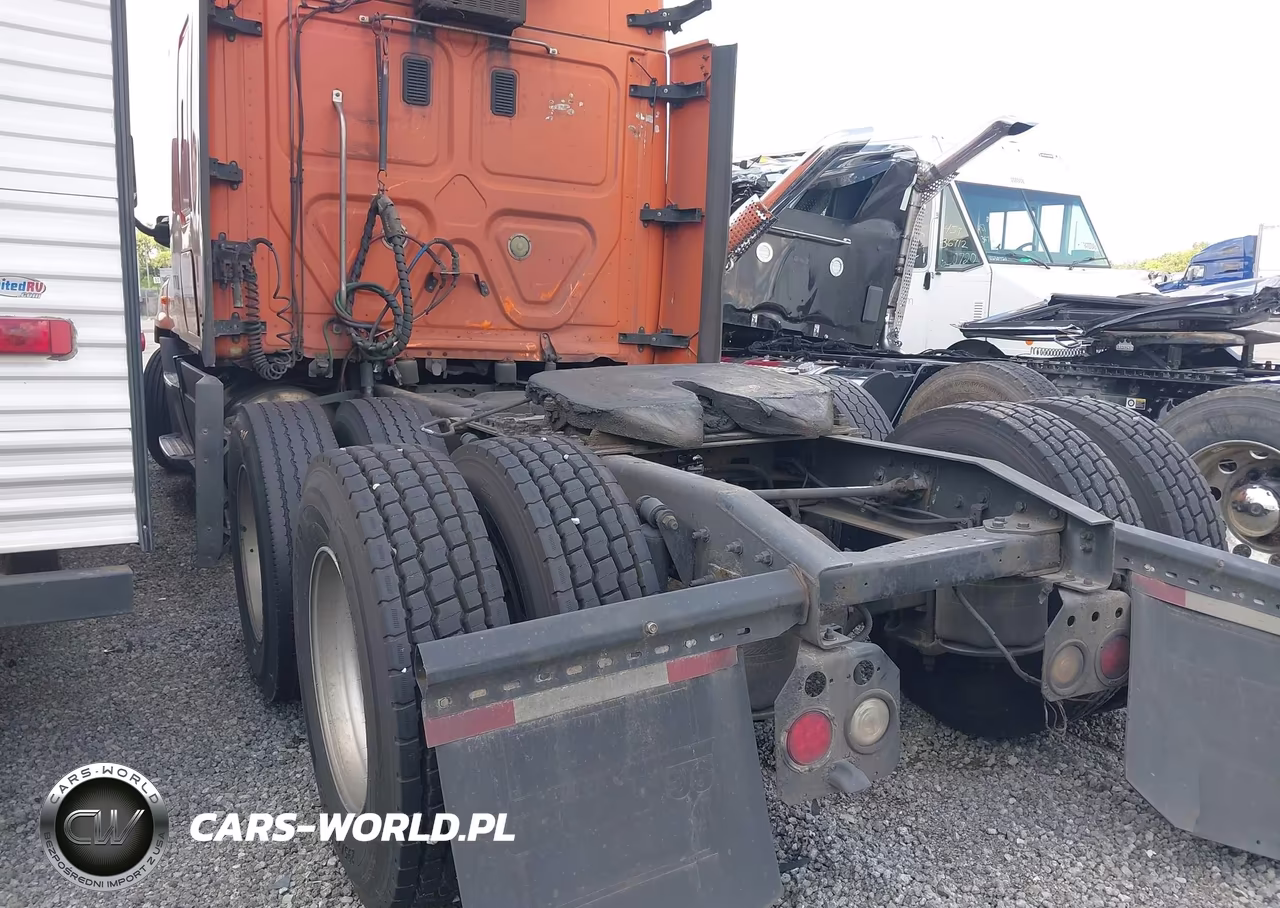 2014 Freightliner Cascadia 125 VIN:3AKJGLD53ESFK6359 - 3