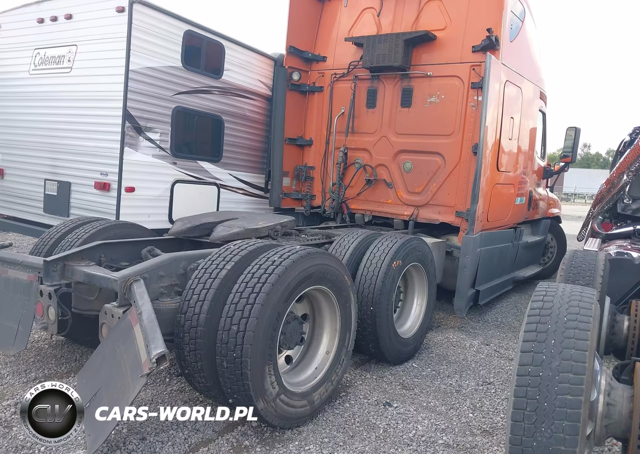 2014 Freightliner Cascadia 125 VIN:3AKJGLD53ESFK6359 - 4