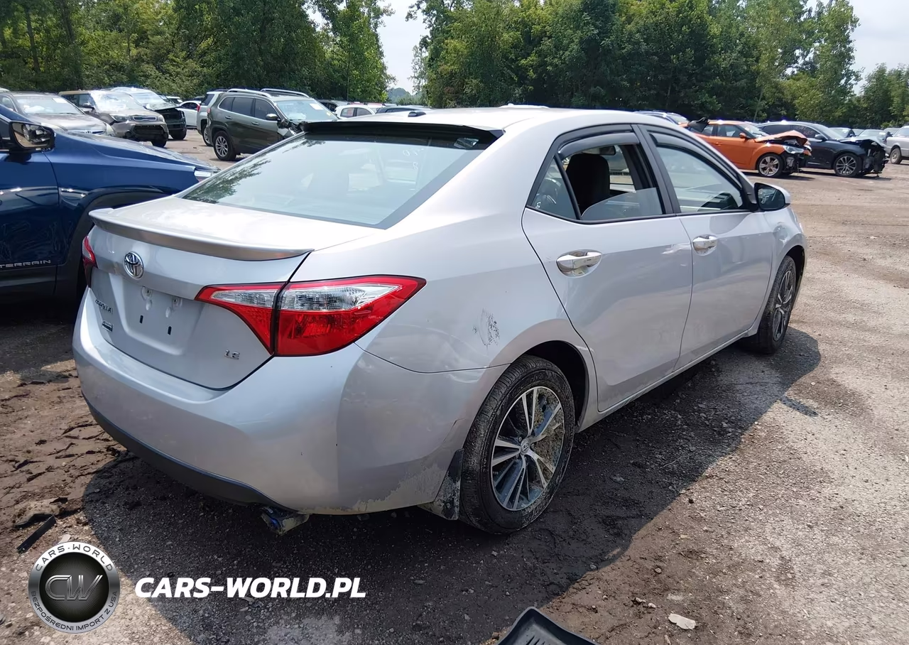 2016 Toyota Corolla Le Premium VIN:5YFBURHE0GP563776 - 4