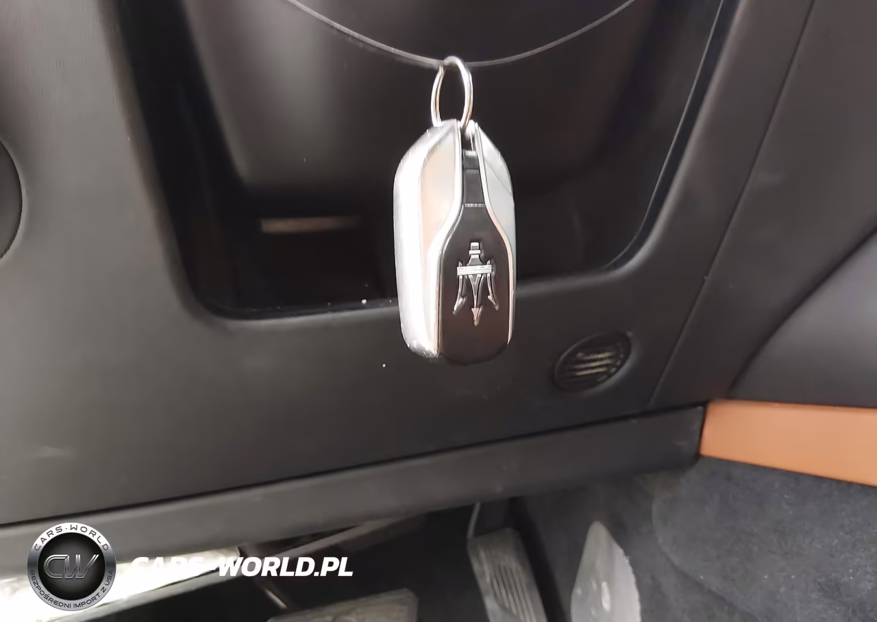 2017 Maserati Levante VIN:ZN661XUL8HX253377 - 11
