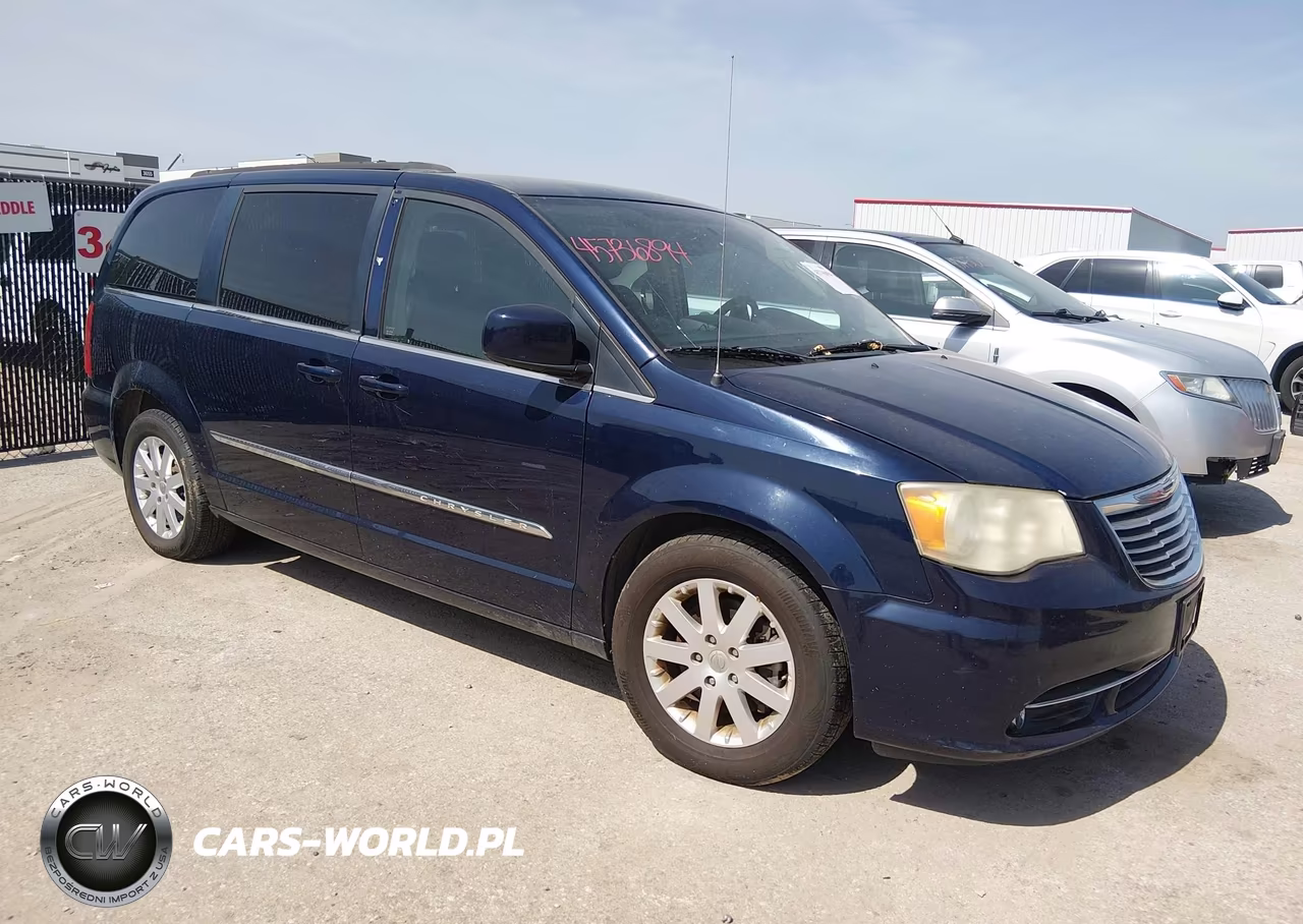 2014 Chrysler Town & Country Touring – zdjęcie 1 z 11
